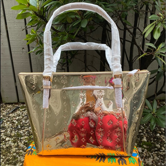 Michael Kors Handbags - Michael Kors Large Tote
